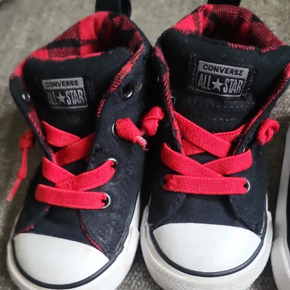 Converse Black and Blue Sneakers Classic Canvas Design - Picture 3 of 8